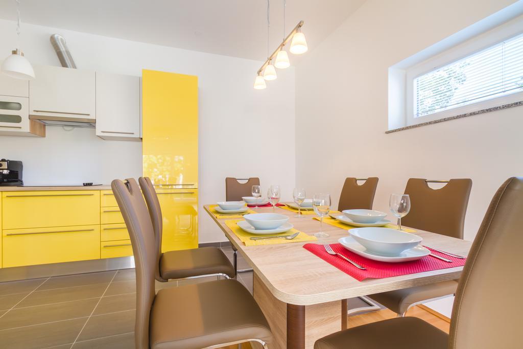 Villa Apartments Futura Vantacici Dış mekan fotoğraf
