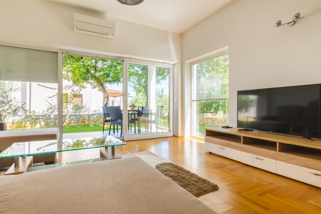 Villa Apartments Futura Vantacici Dış mekan fotoğraf