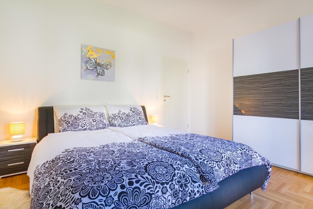 Villa Apartments Futura Vantacici Dış mekan fotoğraf