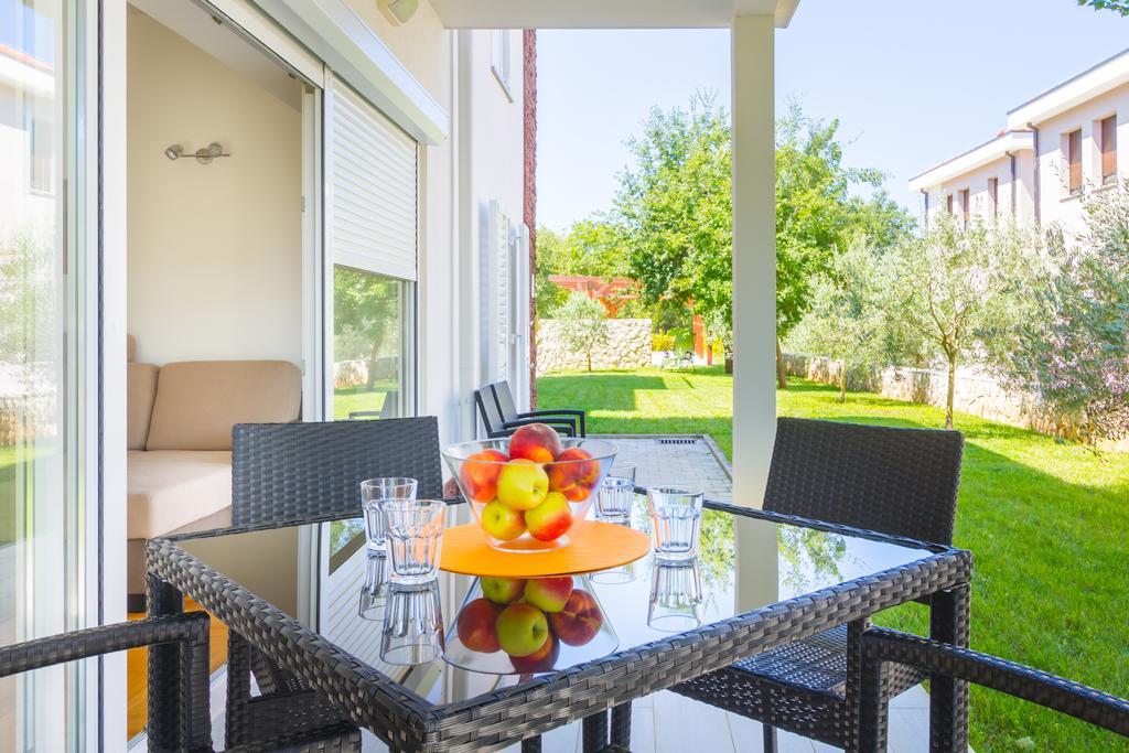 Villa Apartments Futura Vantacici Dış mekan fotoğraf